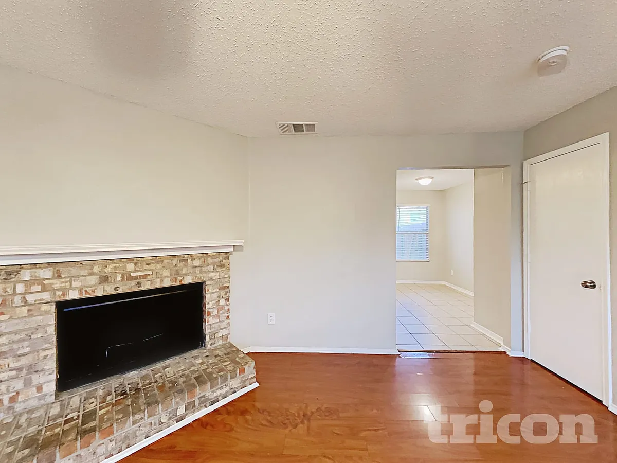 Building Photo - 7422 Amber Dr