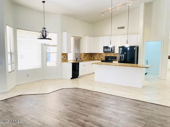 3rd image of 5761 W Park Ave