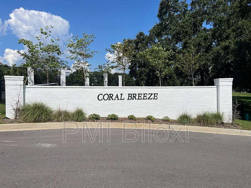 3 bed, 1.5 bath, 1000 sqft, $2,500 — Photo 3