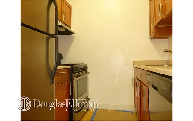Rented by Douglas Elliman | media 4