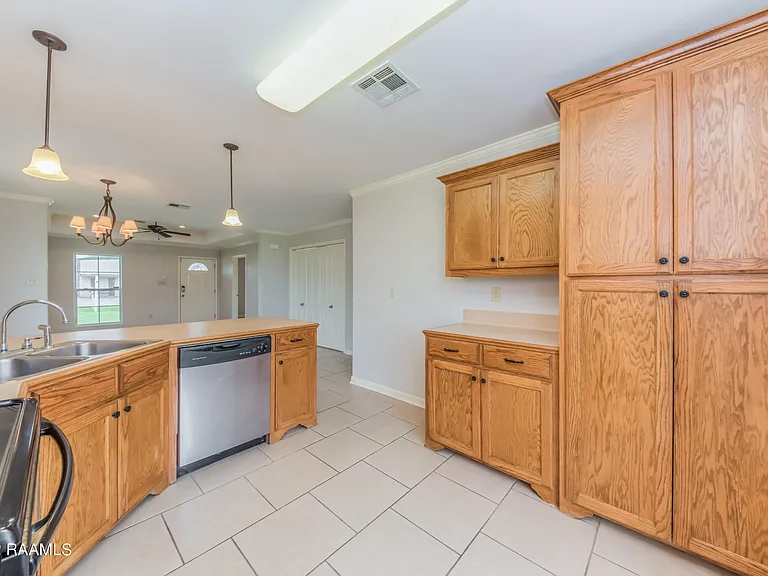 1029A Gary Dr — Photo 2
