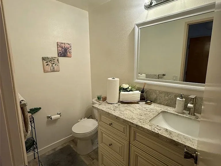 18411 Hatteras St — Photo 9