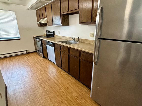 4th image of 21 Barton Ct #6