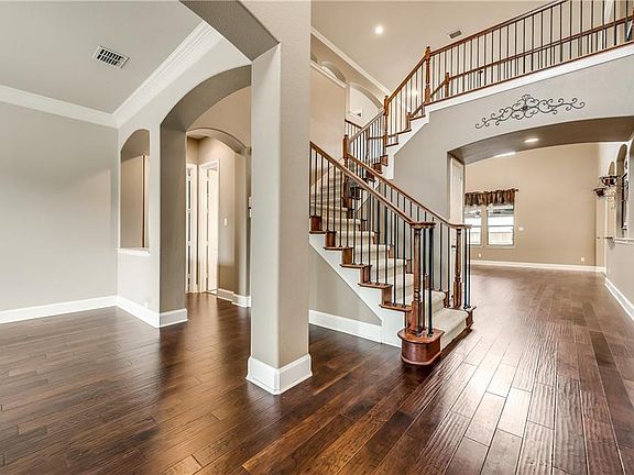 4th image of 8768 Sherwood Dr