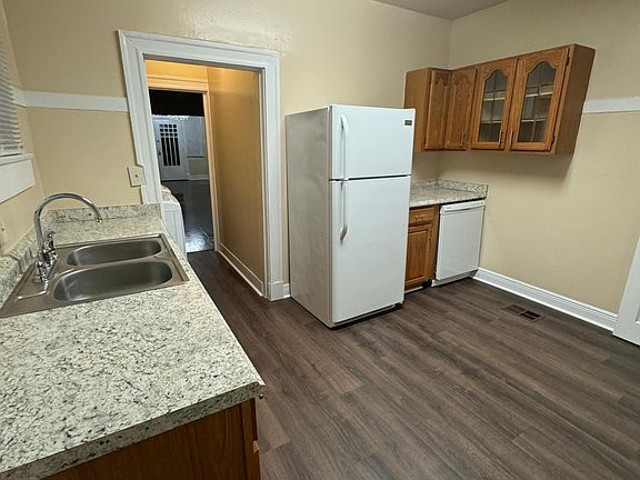 5th image of 1322 Calhoun St
