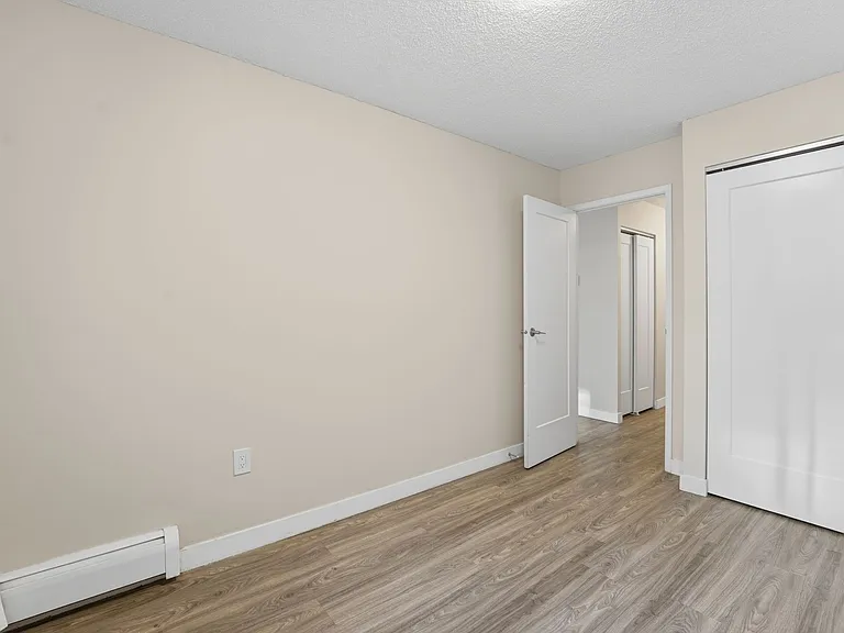 605 13th Ave SW — Photo 33