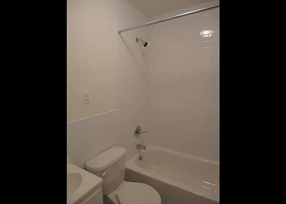 Rented by Stone Street Properties | media 32