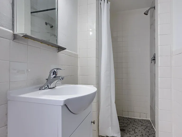 116 S 7th St #17 — Photo 3