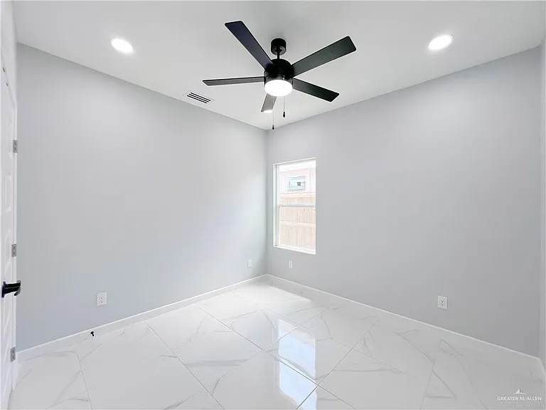 829 N Woodson Ave #3 — Photo 18
