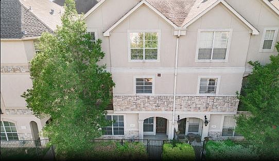 1st image of 185 Reinicke St