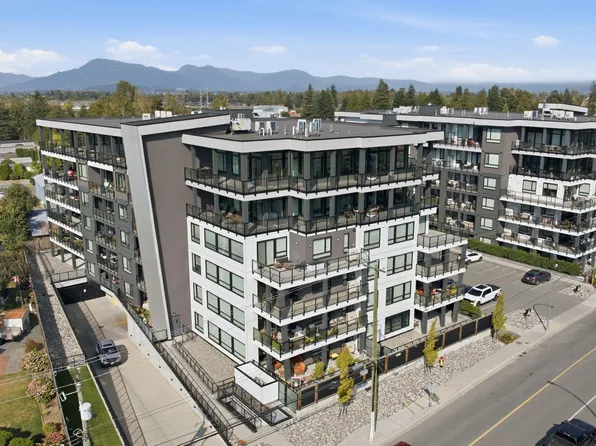 45745 Watson Rd #106, Chilliwack, BC V2R 2Y2