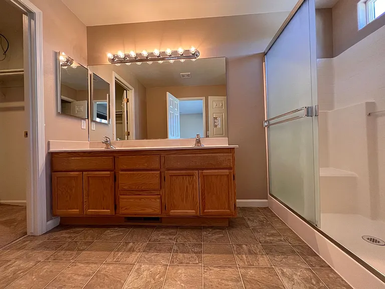 1073 Pepper Ln — Photo 11