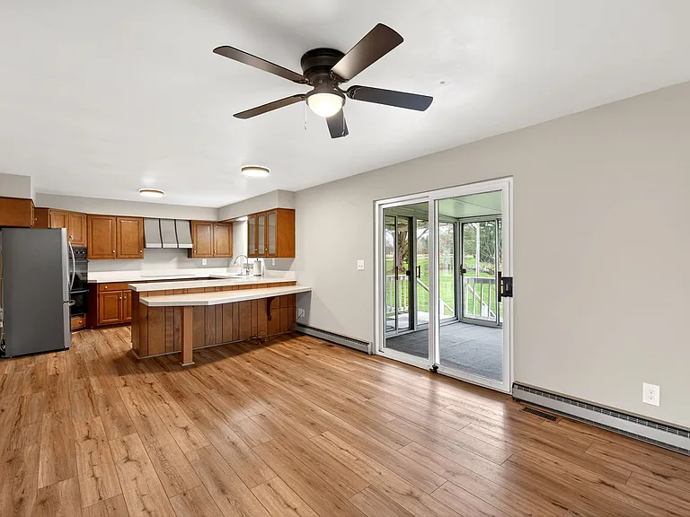 543 W Krepps Rd — Photo 6