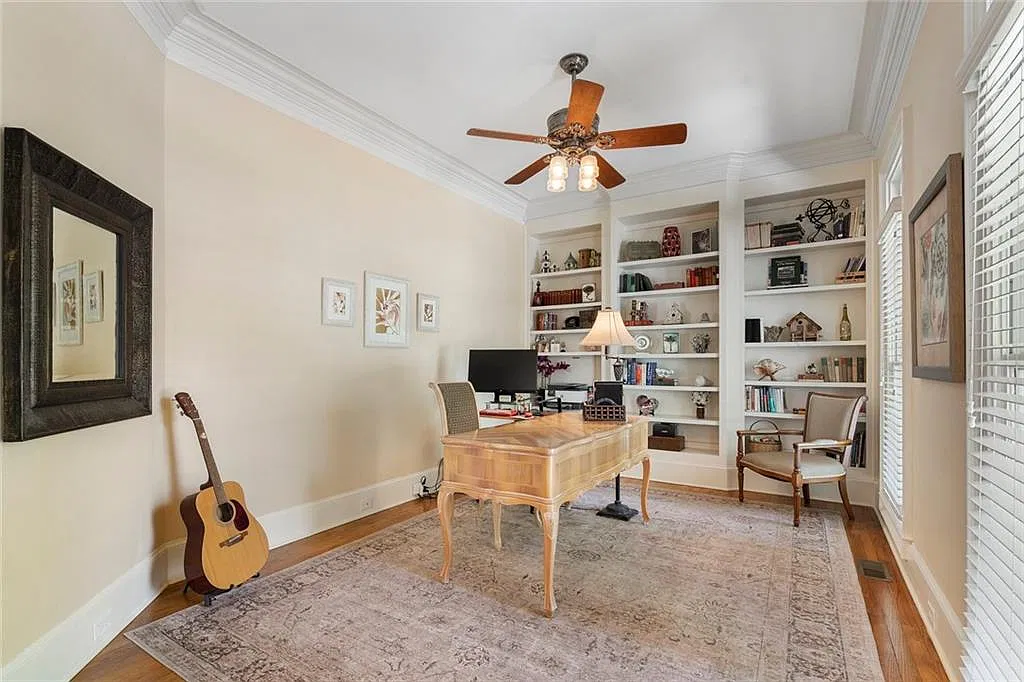 6 bed, 5.0 bath, 5398 sqft, $6,000 — Photo 3