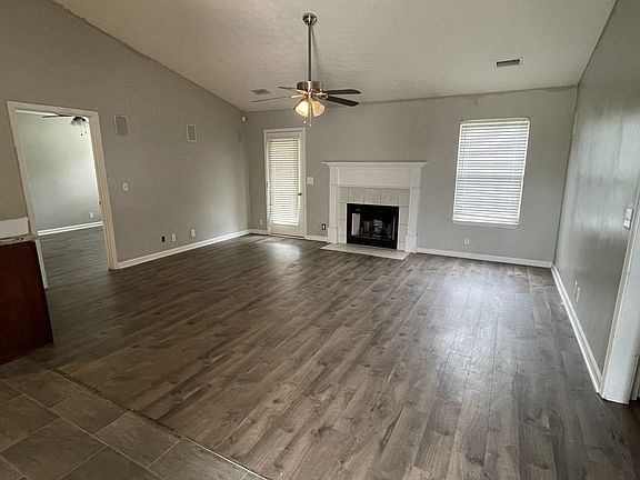3rd image of 1130 Melvin Dr