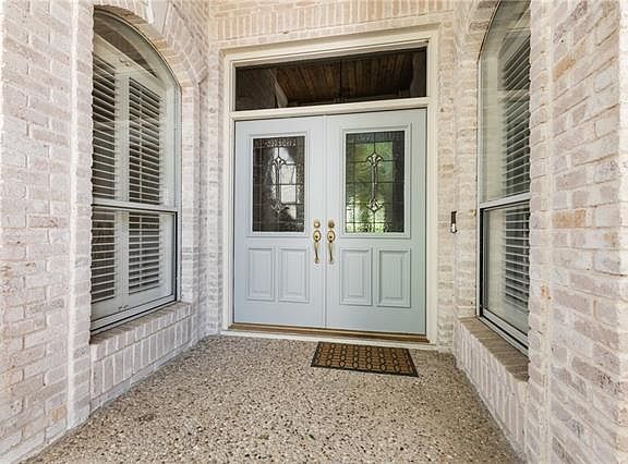 4th image of 107 Royal Oak Ln