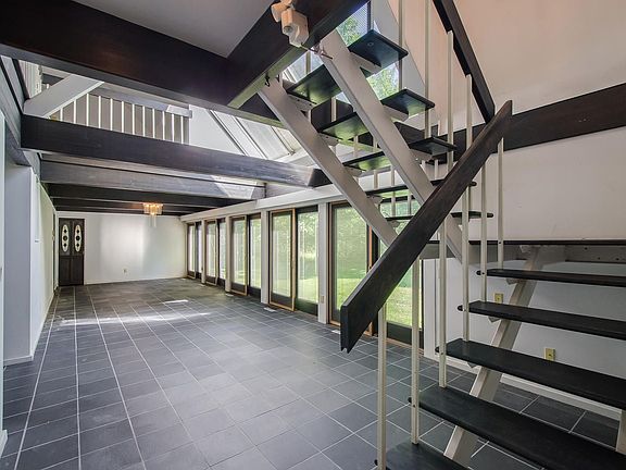 15 woods end lr 4.jpg