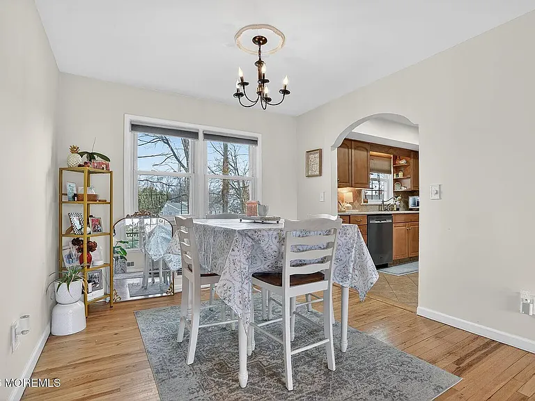824 Knight St — Photo 4