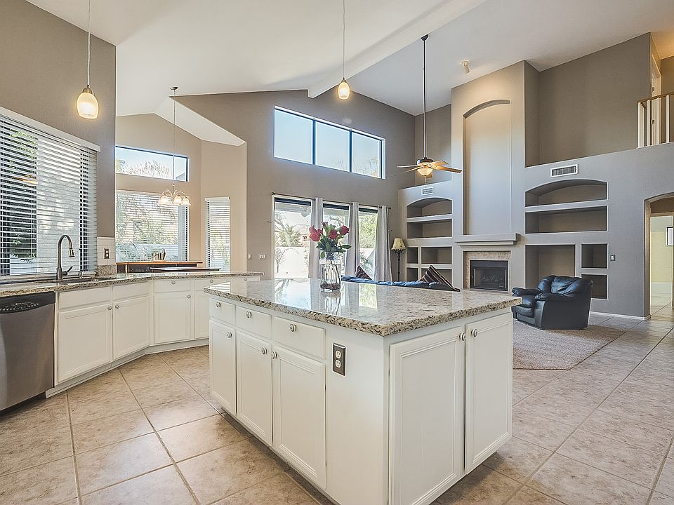 1st image of 692 W Honeysuckle Dr