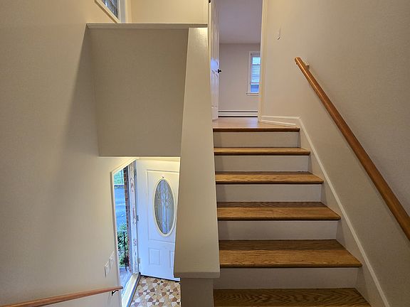 3rd image of 115 Oakland Ave #2