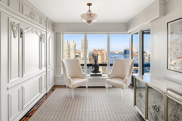 BEAMS 　flat apartment　クエア トップ パンプス　23.5 300 East 79th Street #5B in Lenox Hill, Manhattan | StreetEasy