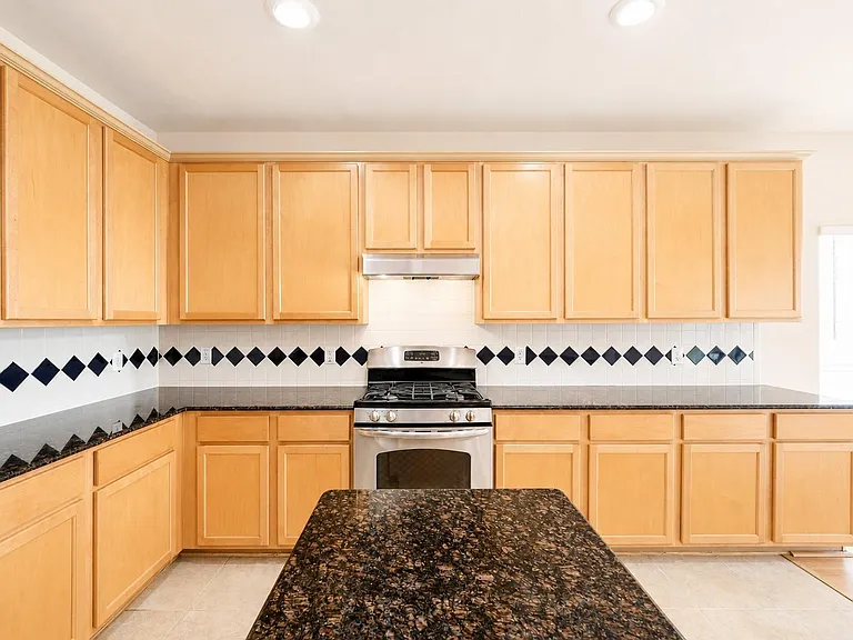 1815 Granite Field Ln — Photo 17