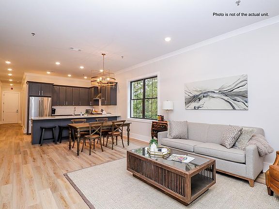 3rd image of 5202 Fairmont Way