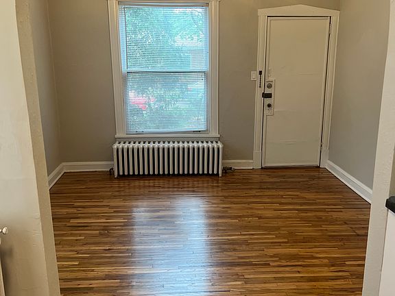 3rd image of 2817 Harriet Ave APT 2