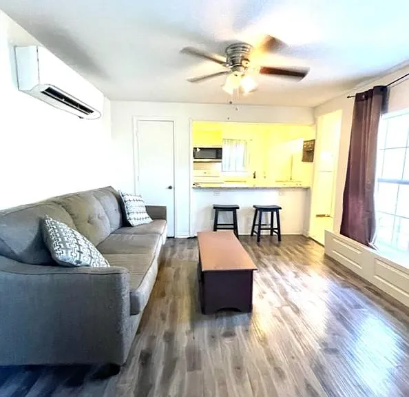 704 N Marsalis Ave #3 — Photo 1