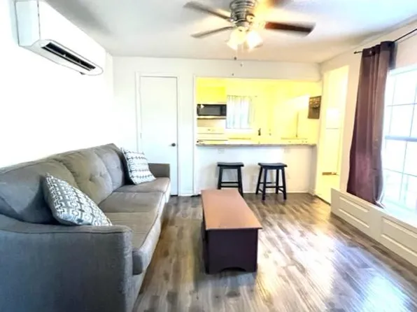 704 N Marsalis Ave #3, Dallas, TX 75203