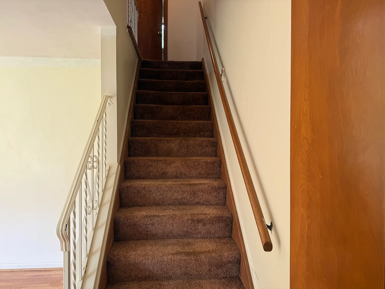 2 bed, 1.5 bath, 1200 sqft, $1,300 — Photo 3