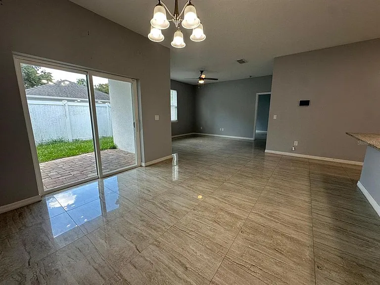 117 W Murphy St — Photo 23