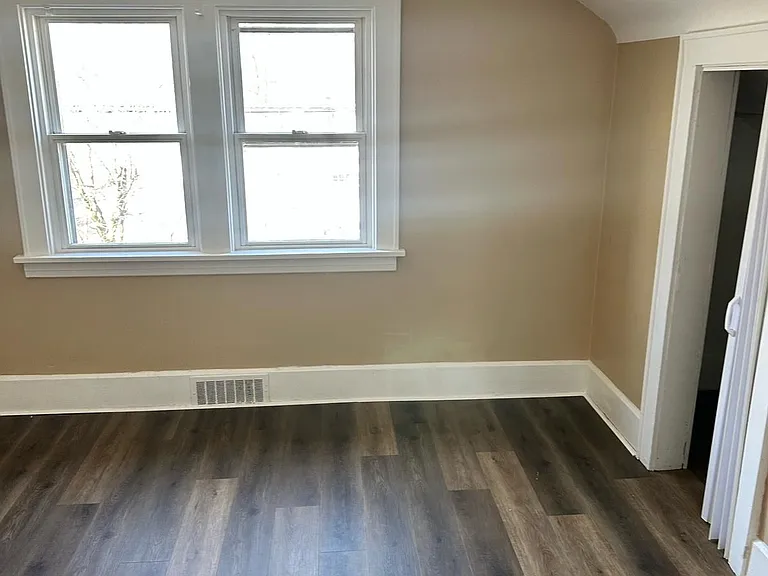 464 Grandview Ave — Photo 14