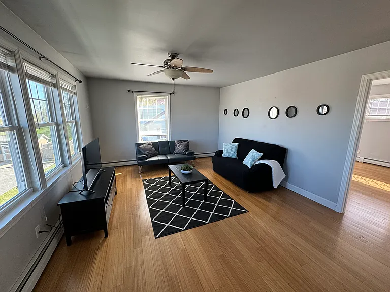 28 Staples St #1 — Photo 4