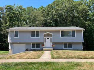55 Dadio Rd, Hamden, CT 06517