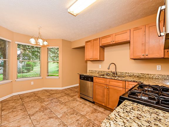 3rd image of 1531 Pin Oak Ln SE