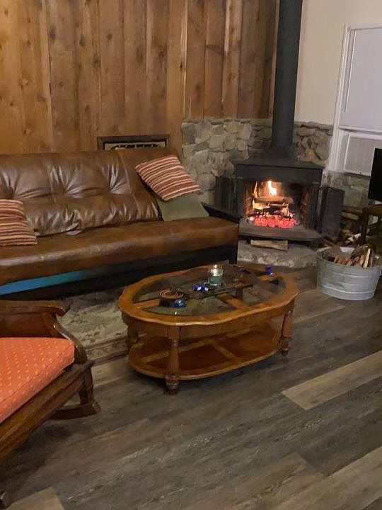 1st image of 23 Elizabeth Ln