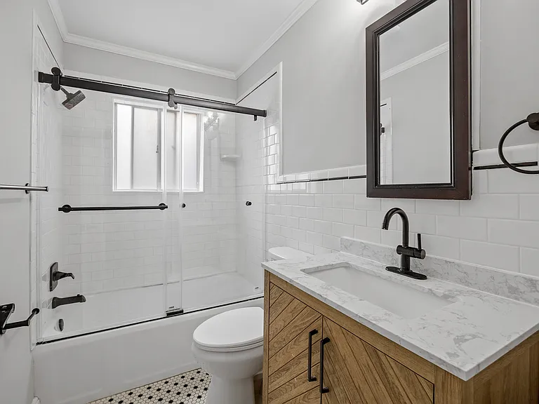 8 Amherst Ave #B — Photo 17
