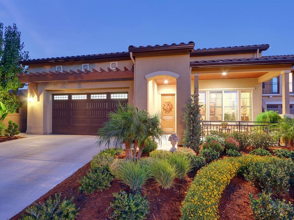 1st image of 2847 Sevilla Ln