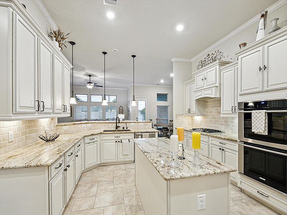 4th image of 6615 Cottonwood Crest Ln