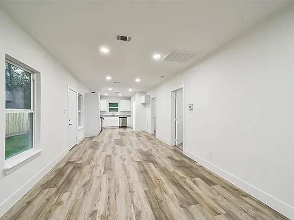 2705 Winbern St, Houston, TX 77004