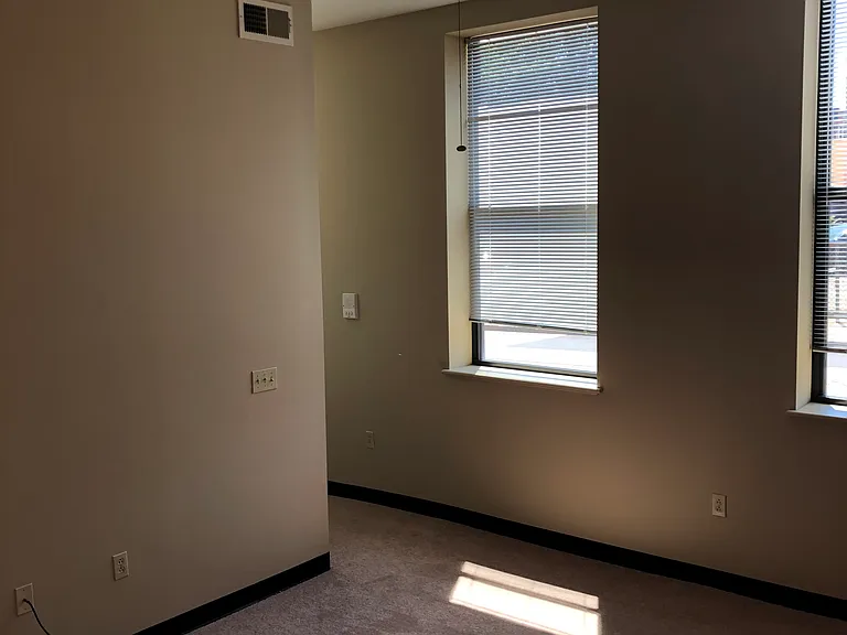 1300 Main St — Photo 4