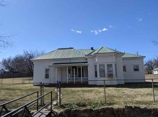826 & 1/2 N 2nd St, Ponca City, OK 74601