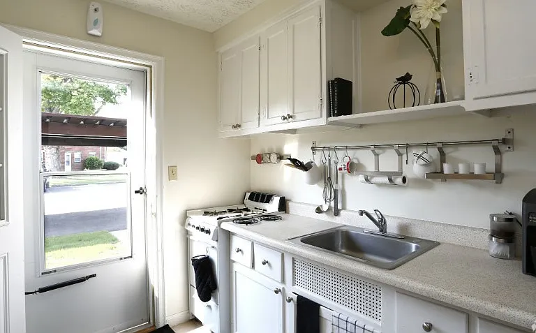 Sycamore Square Apartments — Photo 12
