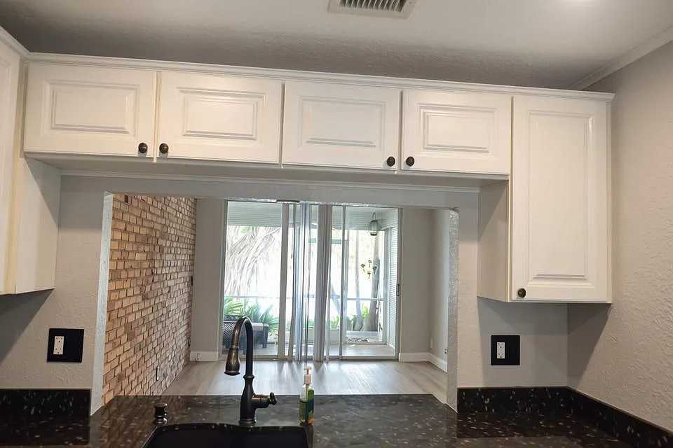 2 bed, 2.0 bath, 970 sqft, $2,200 — Photo 2