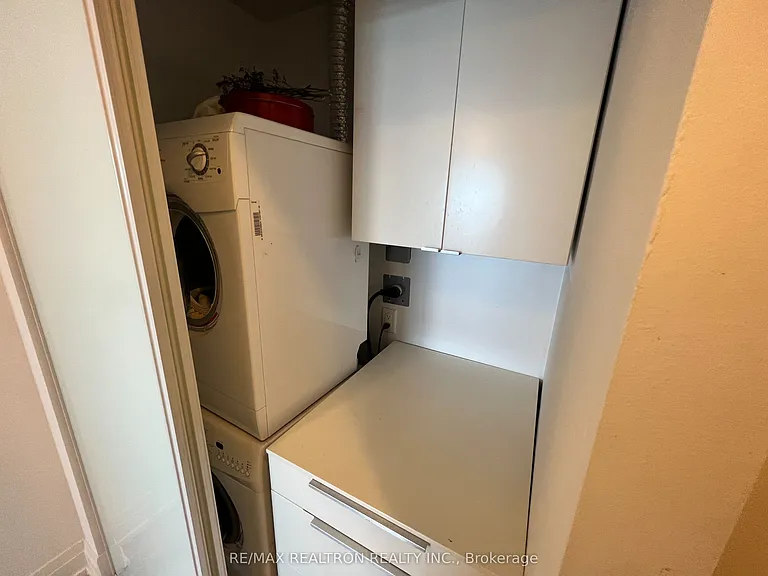 7890 Bathurst St #2008 — Photo 20