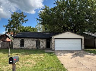 5708 Macgregor Dr, Haltom City, TX 76148