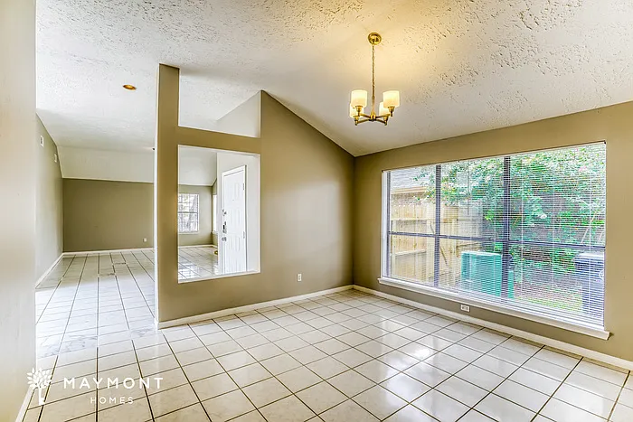 3131 Ashford Bend Dr — Photo 4