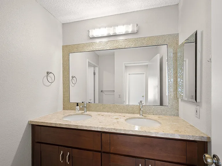 4064 Mahaila Ave #C — Photo 23
