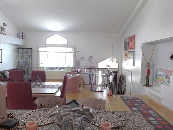 5th image of 3811 Minnesota Ln N